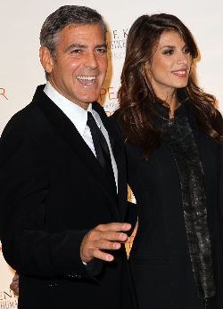 Házasodni akar George Clooney nője