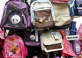 Ha nem Disney-s a táska, kiközösíthetik a gyereket