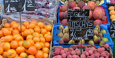 Gyümölcskavalkád a Naschmarkt kínálatából