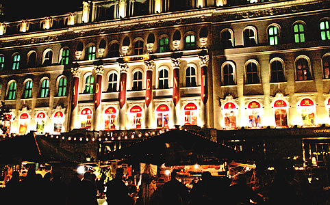 Megnyitott a Budapesti Karácsonyi Vásár