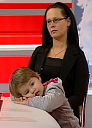 Kalmár Mónika és kislánya 