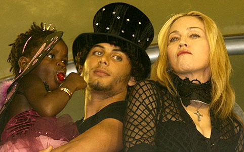 Kritizálják Madonna gyereknevelési módszereit!