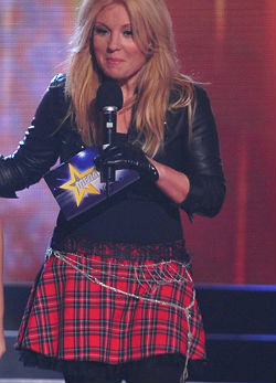 Liptai Claudia Britney Spearsnek öltözött