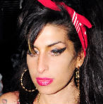 Így gyászolja a sztár világ Amy Winehouse-t