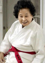 98 évesen lett a világ legképzettebb női cselgáncsozója