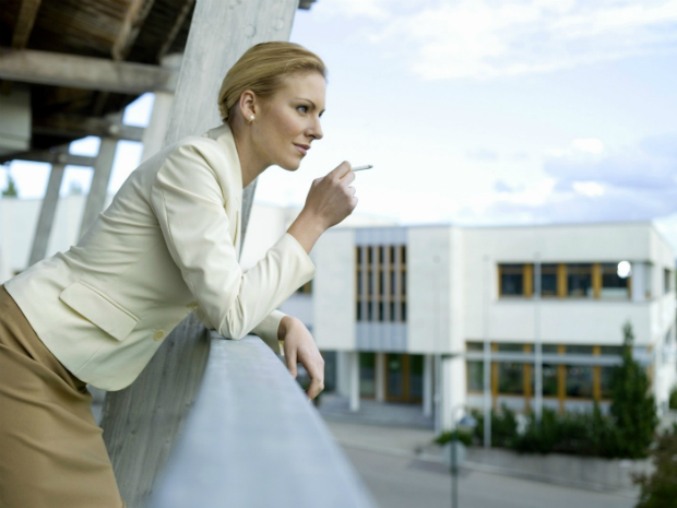 Betiltható a dohányzás a munkahelyen?