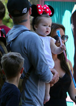 Tündéri jelmezben David Beckham lánya - fotó
