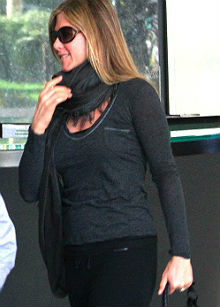 Gömbölyödik Jennifer Aniston pocakja? - fotó