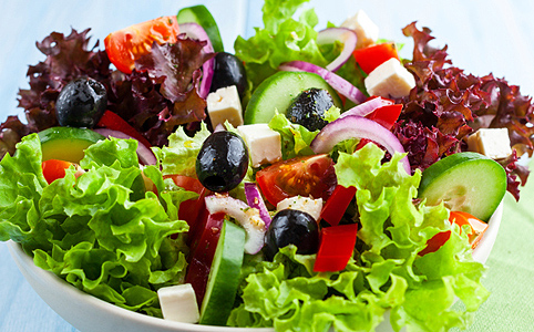 5 ok, amiért szeretjük a zacskós salátát