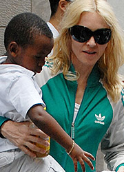 Madonna nem kapja meg a kislányt!