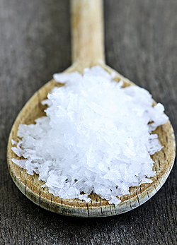 Fél óra alatt károsítja a szervezetet a sós étel